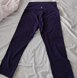 Lululemon Purple women's active capris leggings Size:4